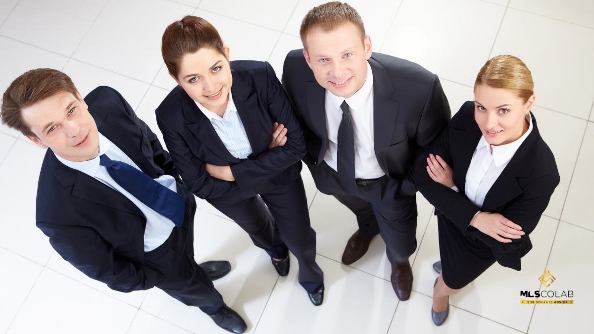 Agentes inmobiliarios listos para hacer una colaboración inmobiiaria en Chile